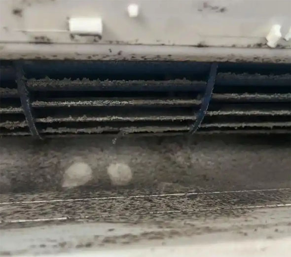 延津空调吹的风有股烧焦味是怎么回事